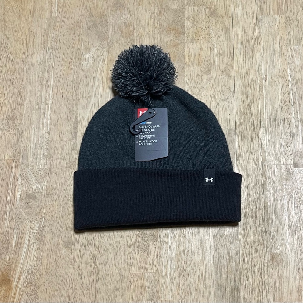 ✨ BOGO 50% Off ✨ Women’s Under Armour Winter Pom Pom Hat
